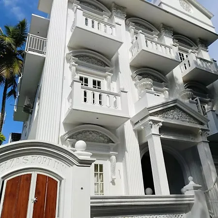 Elzas Fort Inn Kochi Exterior photo